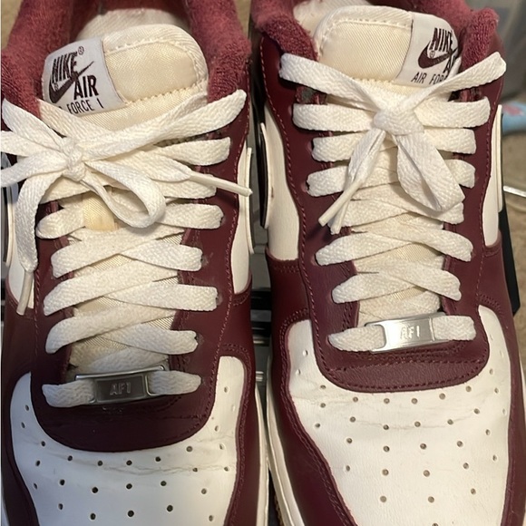 Nike Air Force 1 - Burgundy and White - Picture 1 of 5